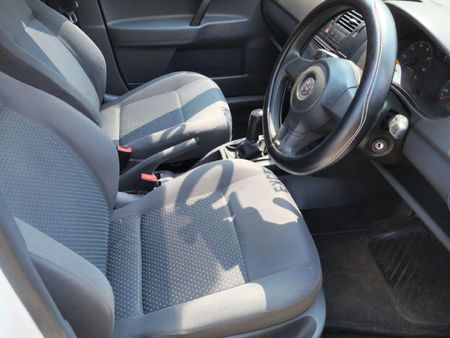 2014-Volkswagen-Polo-Vivo-16-Trendline-5-dr_8