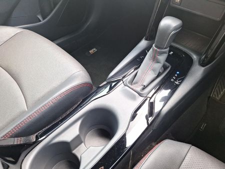 2023-Toyota-Corolla-Cross-18-GR-S_9
