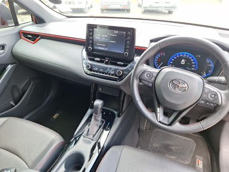 2023-Toyota-Corolla-Cross-18-GR-S_12