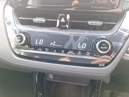 2023-Toyota-Corolla-Cross-18-GR-S_13