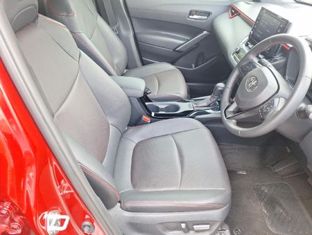 2023-Toyota-Corolla-Cross-18-GR-S_14