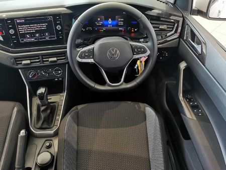 2025-Volkswagen-Polo-10-TSI-Life-Auto_15