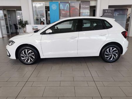 2025-Volkswagen-Polo-10-TSI-Life-Auto_4