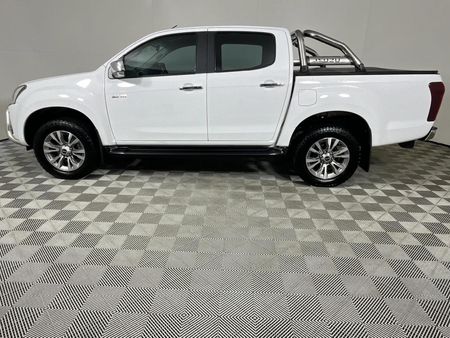 2020-Isuzu-D-Max-300-LX-Double-Cab_17