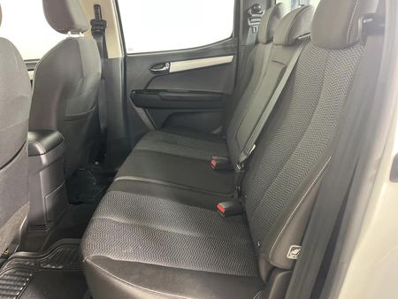 2020-Isuzu-D-Max-300-LX-Double-Cab_3