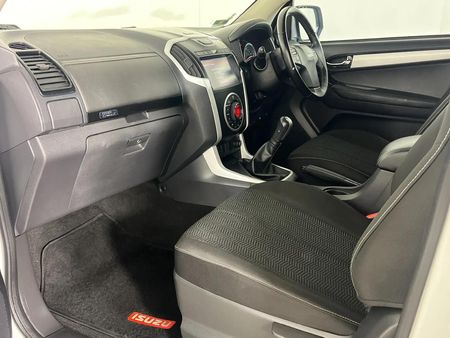 2020-Isuzu-D-Max-300-LX-Double-Cab_7