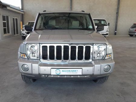 2009-Jeep-Commander-57-Limited_2