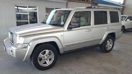 2009-Jeep-Commander-57-Limited_3