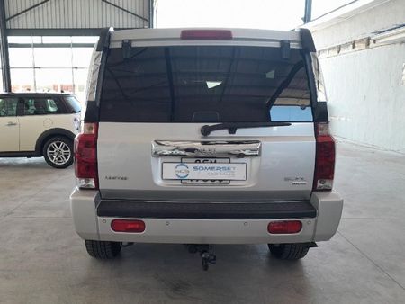 2009-Jeep-Commander-57-Limited_5
