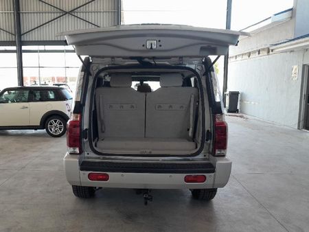 2009-Jeep-Commander-57-Limited_6