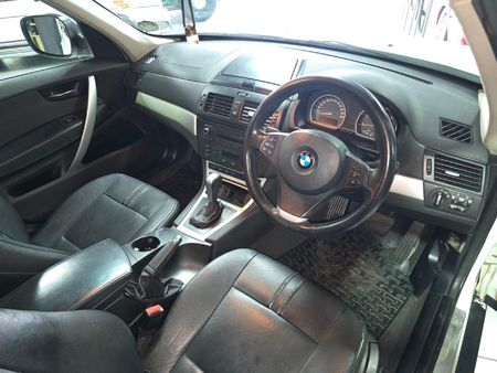 2010-BMW-X3-BMW-X3-20D-Auto_9