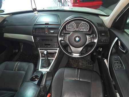 2010-BMW-X3-BMW-X3-20D-Auto_10