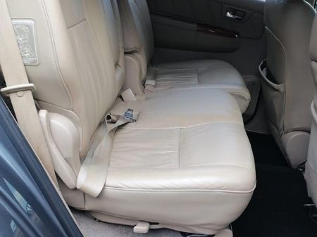 2011-Toyota-Fortuner-30-D-4D-Raised-Body-Auto_11
