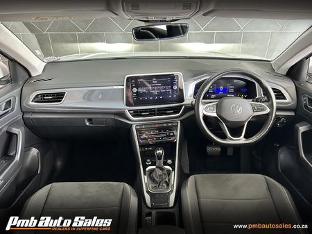 2022-Volkswagen-T-Roc-14-TSI-Design-Auto_8