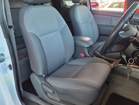 2015-Toyota-Hilux-25-D-4D-Raised-Body-SRX-Xtra-Cab_11