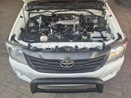 2015-Toyota-Hilux-25-D-4D-Raised-Body-SRX-Xtra-Cab_8