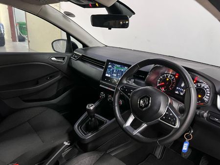2024-Renault-Clio-V-10T-Zen_4