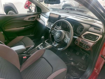 2025-Toyota-Starlet-Cross-15XR_9