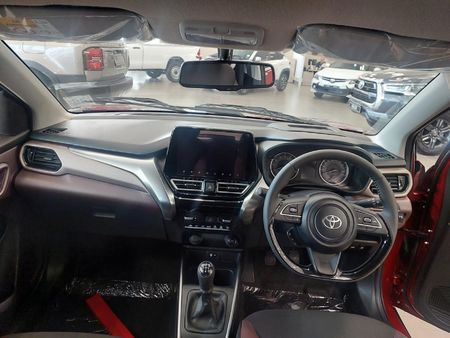 2025-Toyota-Starlet-Cross-15XR_8