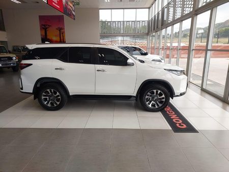 2025-Toyota-Fortuner-24-GD-6-4x4-Auto_0
