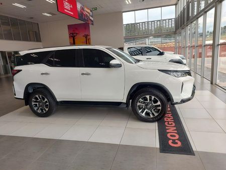 2025-Toyota-Fortuner-24-GD-6-4x4-Auto_2