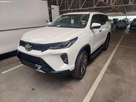 2025-Toyota-Fortuner-24-GD-6-4x4-Auto_3