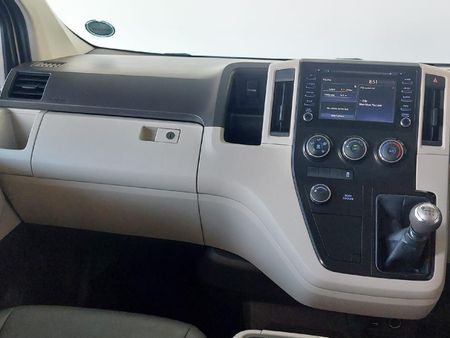 2022-Toyota-Quantum-28-GL-11-seat_10