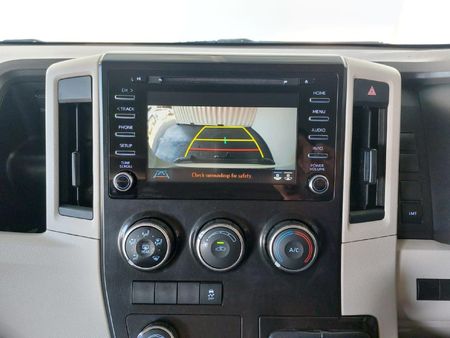 2022-Toyota-Quantum-28-GL-11-seat_11