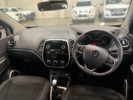 2019-Renault-Captur-900T-Dynamique-66kW_13