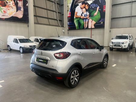 2019-Renault-Captur-900T-Dynamique-66kW_16