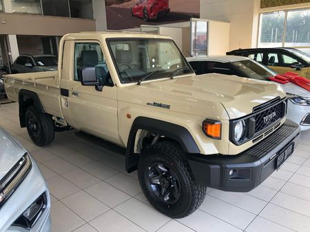 2025-Toyota-Land-Cruiser-79-42-D-Single-Cab_1