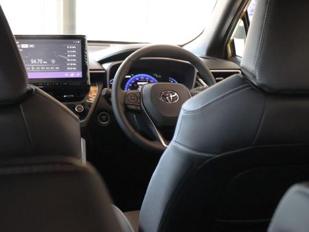 2025-Toyota-Corolla-Cross-18-XS-Hybrid_20