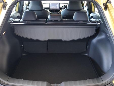 2025-Toyota-Corolla-Cross-18-XS-Hybrid_21
