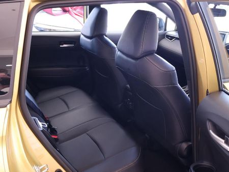 2025-Toyota-Corolla-Cross-18-XS-Hybrid_22