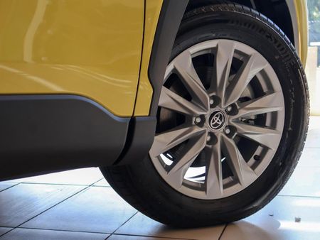 2025-Toyota-Corolla-Cross-18-XS-Hybrid_2