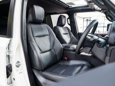 2025-Toyota-Land-Cruiser-Prado-VX-R-28GD-Auto_12