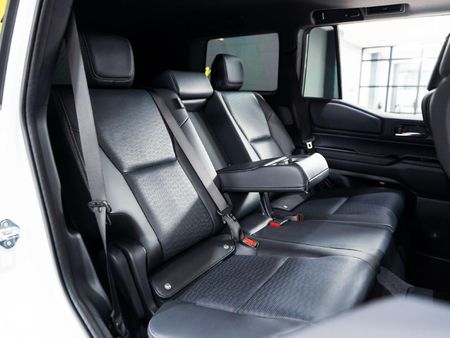 2025-Toyota-Land-Cruiser-Prado-VX-R-28GD-Auto_13