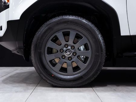 2025-Toyota-Land-Cruiser-Prado-VX-R-28GD-Auto_14