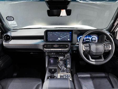 2025-Toyota-Land-Cruiser-Prado-VX-R-28GD-Auto_7