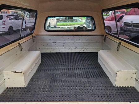 1988-Toyota-Hilux-2200-SRX-Single-Cab_16