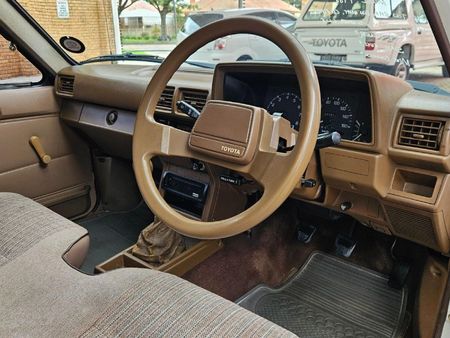 1988-Toyota-Hilux-2200-SRX-Single-Cab_20