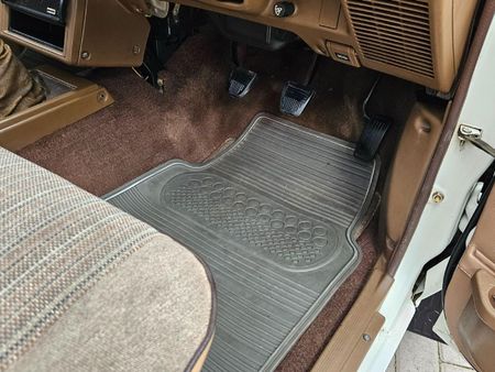 1988-Toyota-Hilux-2200-SRX-Single-Cab_23