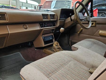 1988-Toyota-Hilux-2200-SRX-Single-Cab_28
