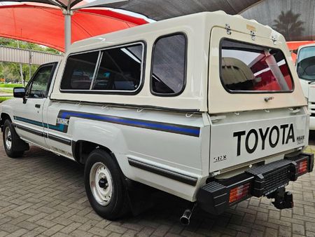 1988-Toyota-Hilux-2200-SRX-Single-Cab_5