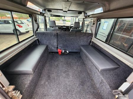 1989-Land-Rover-Defender-110-Cup-V8-Station-Wagon_5
