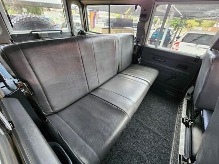 1989-Land-Rover-Defender-110-Cup-V8-Station-Wagon_6