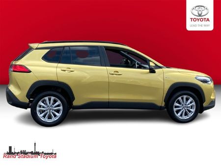 2025-Toyota-Corolla-Cross-18-XS-Hybrid_4