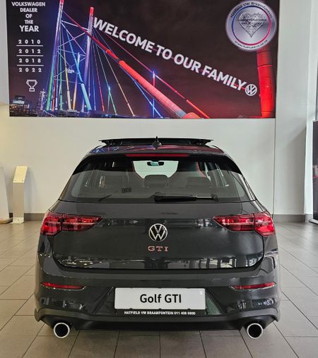 2025-Volkswagen-Golf-8-GTI-20-TSI-Auto_2