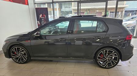 2025-Volkswagen-Golf-8-GTI-20-TSI-Auto_3