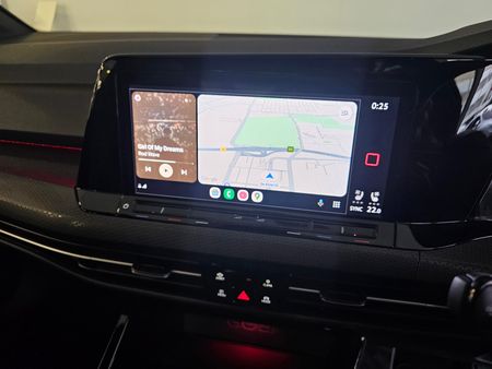 2025-Volkswagen-Golf-8-GTI-20-TSI-Auto_6